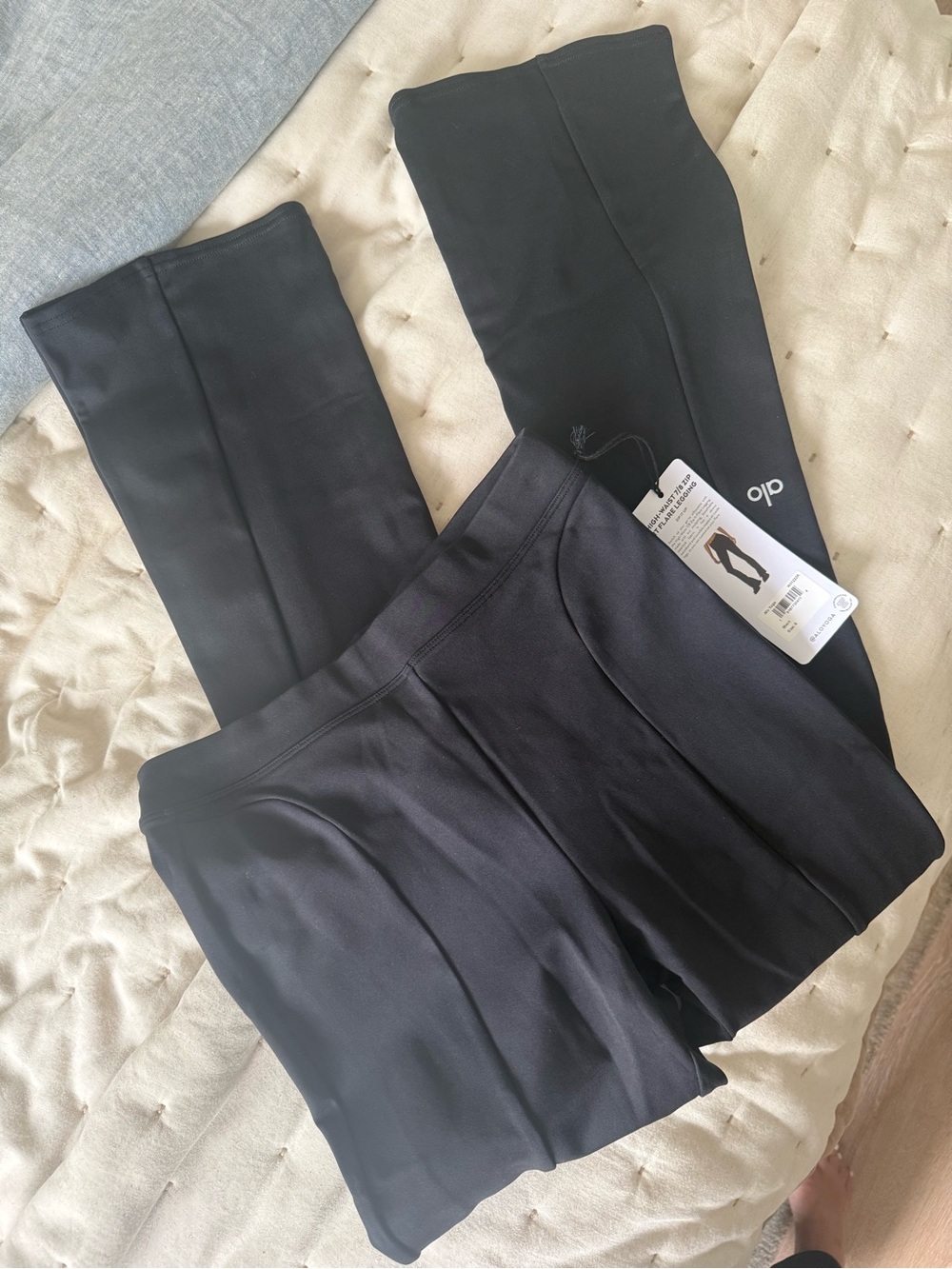 ALO Yoga High-Waist 7/8 Zip It Flare Legging — Black … - Gem